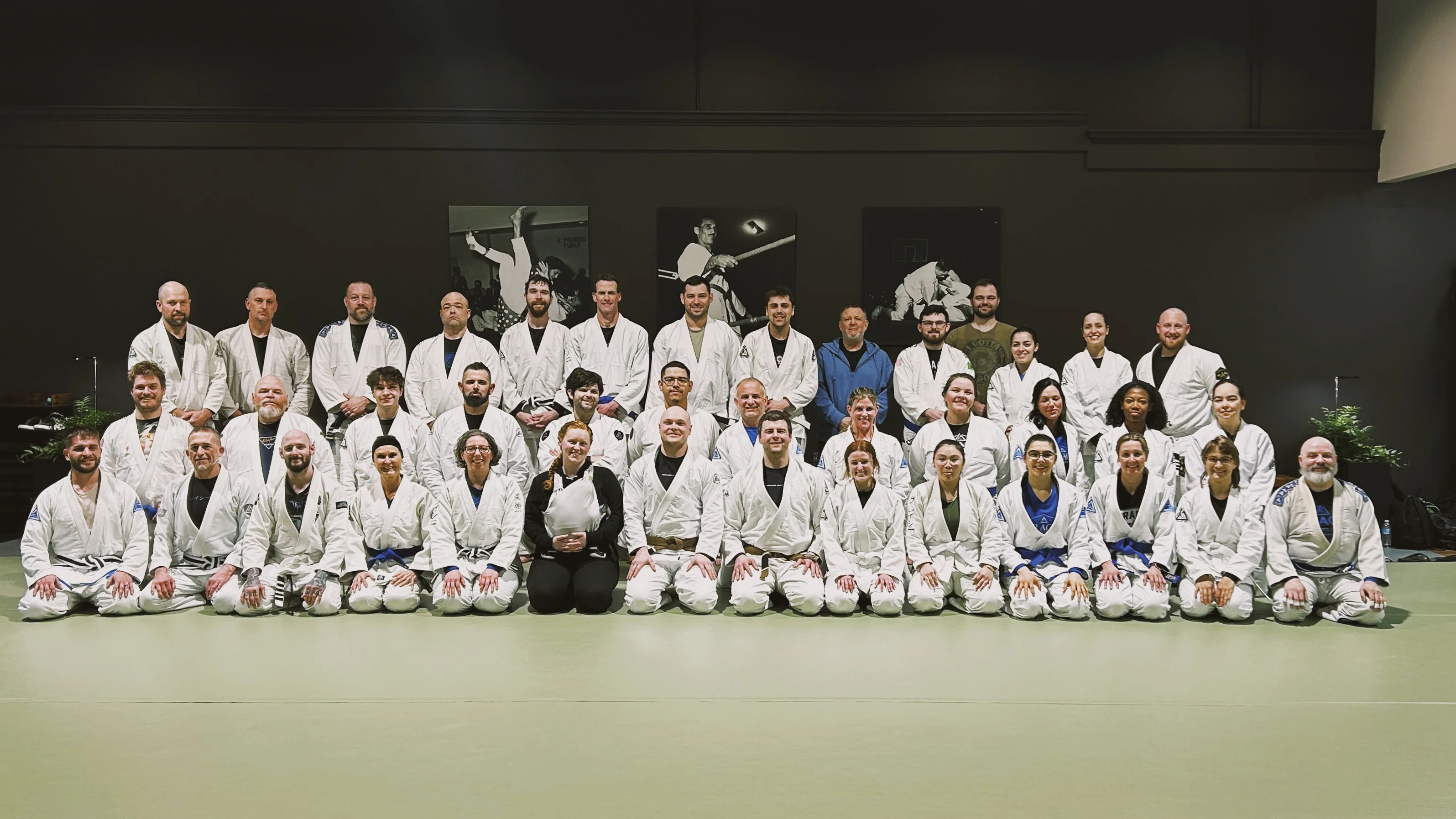 The full Gracie Jiu-Jitsu Manchester academy gathered together on the mat.